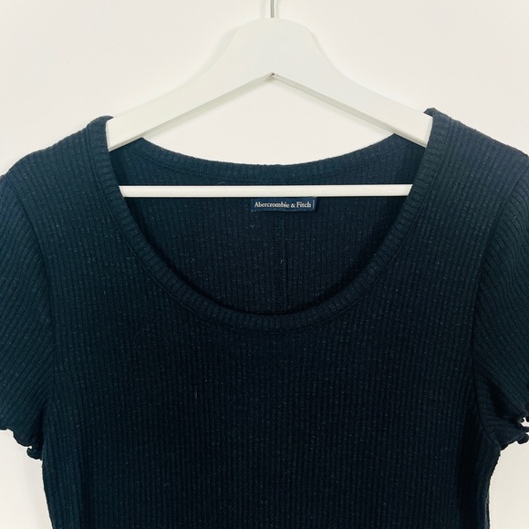 Abercrombie & Fitch Black Scoop Neck Lettuce Hem T-Shirt - Picture 3 of 4